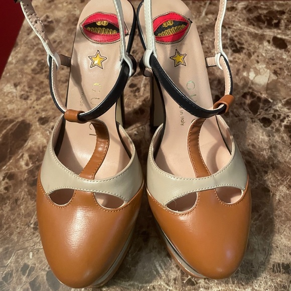 Gucci Angel Platforms Size 5 Brown, Tan, White & Navy Adjustable Ankle Strap - Picture 4 of 14
